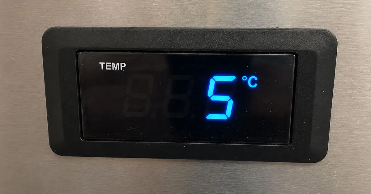 Fridge display showing 5°C